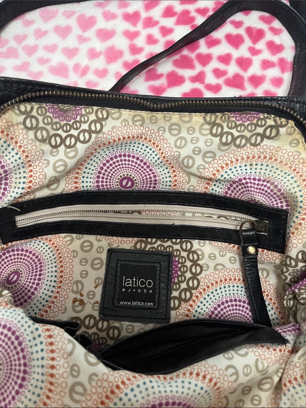latico Black Shoulder Bag with Multicolor Circular Lining